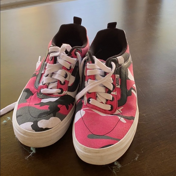 camo pink vans